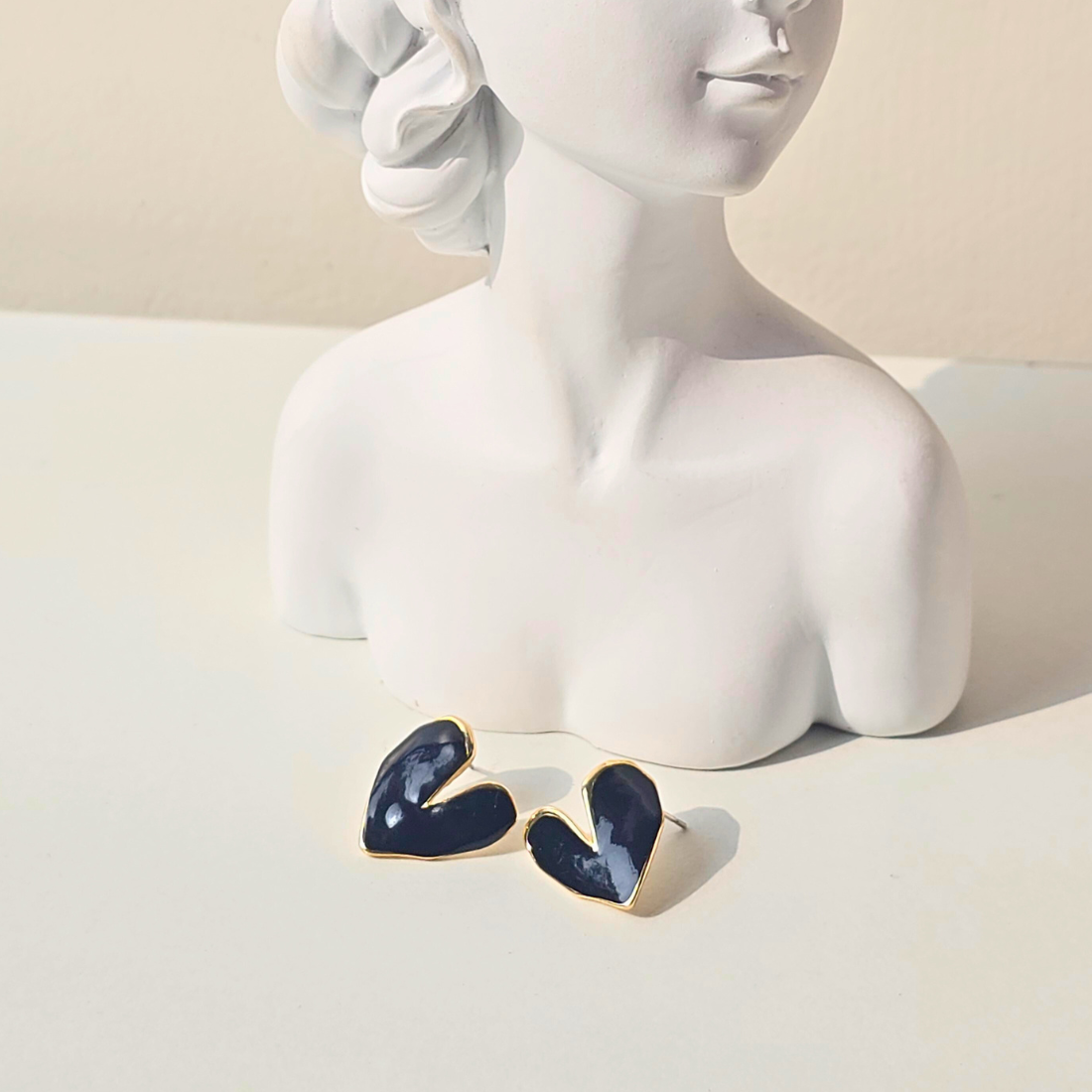 korean black heart shape earrings