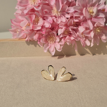 Korean white heart shaped stud earrings for girls