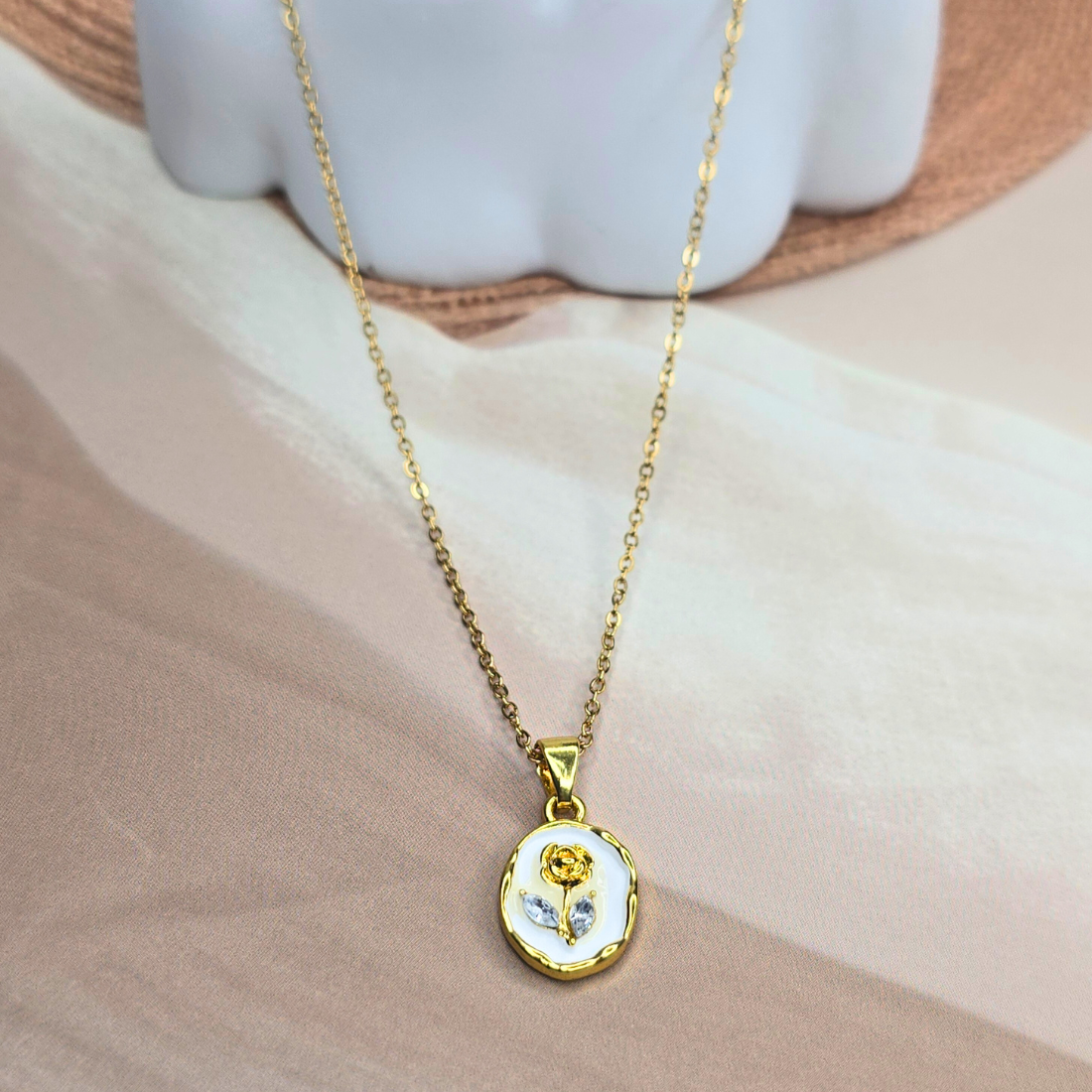 Premium Anti tarnish 18k Gold plated oval rose pendant with chain