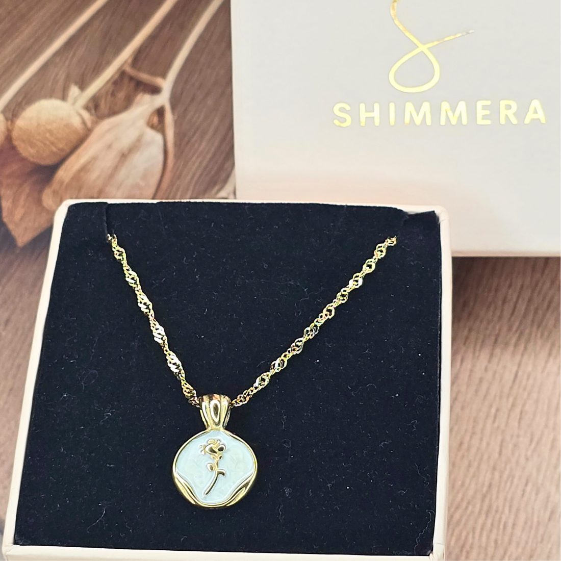 Anti tarnish 18k Gold plated Round rose pendant with chain