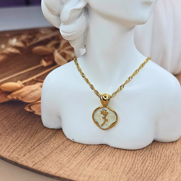 Anti tarnish 18k Gold plated Round rose pendant with chain