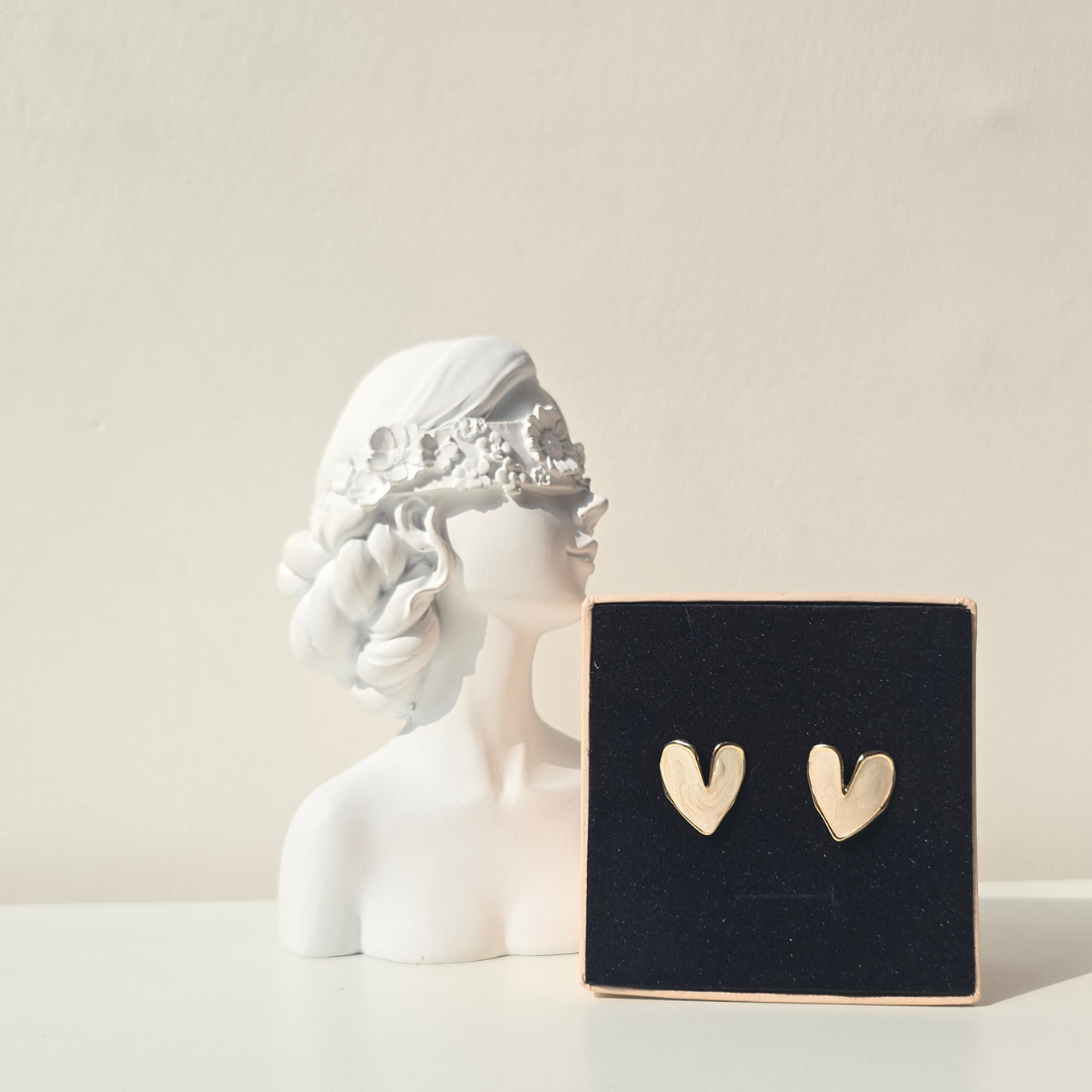 Korean white heart shaped stud earrings for girls