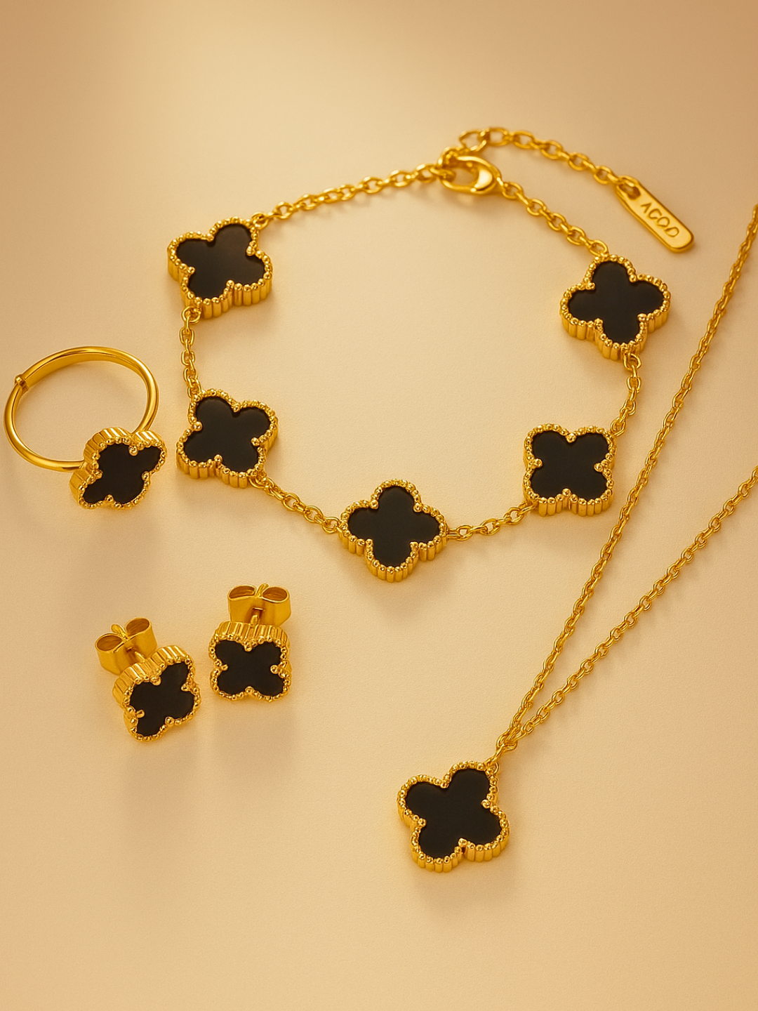 Anti tarnish 18k gold plated Clover jewellery set for women