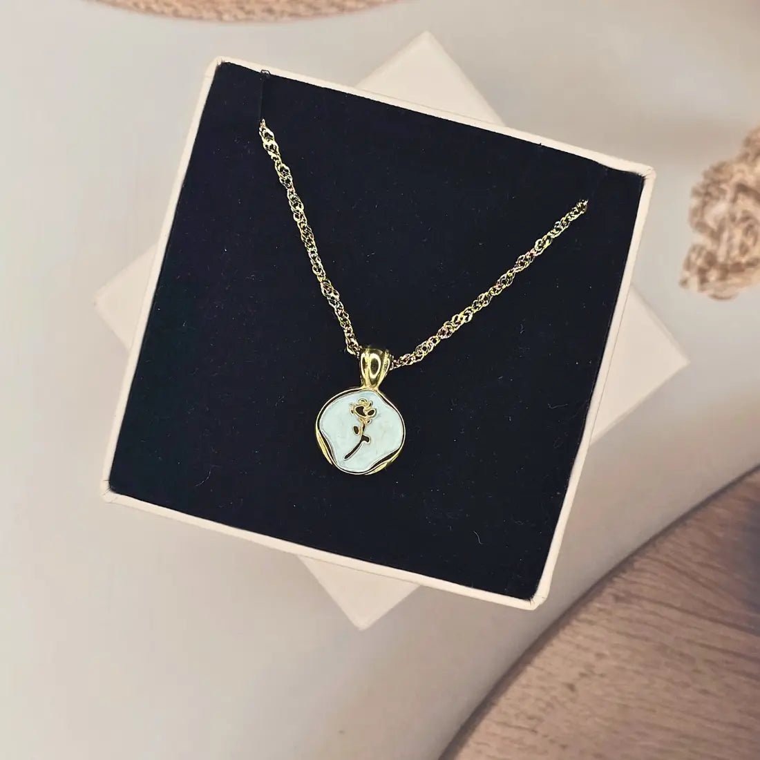 Anti tarnish 18k Gold plated Round rose pendant with chain My Store