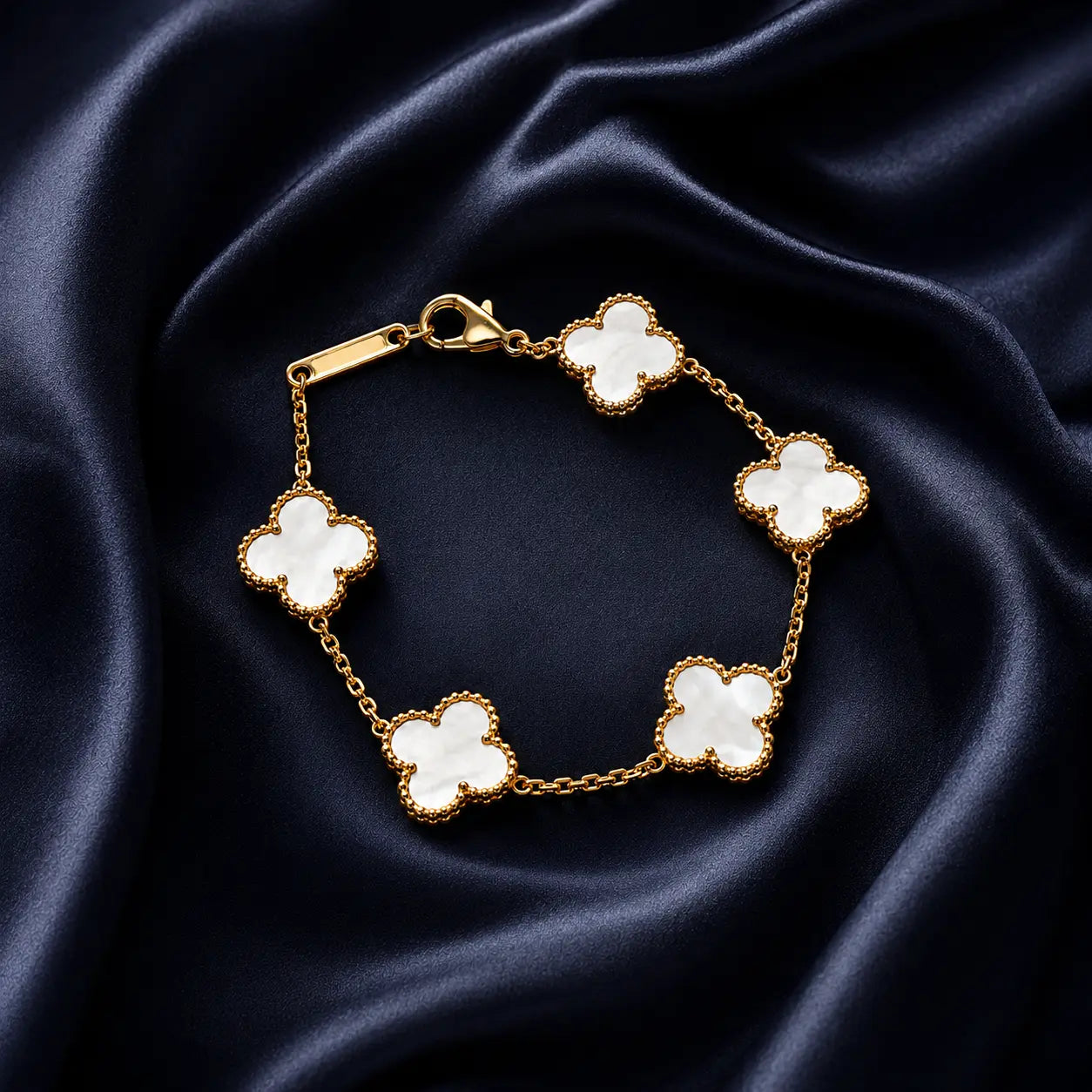 Anti tarnish 18k gold plated white clover bracelet Shimmera