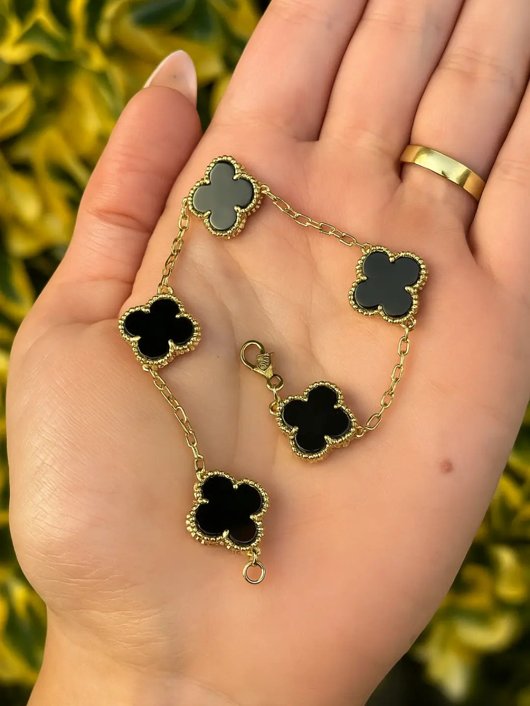Anti Tarnish Black Clover Bracelet Shimmera