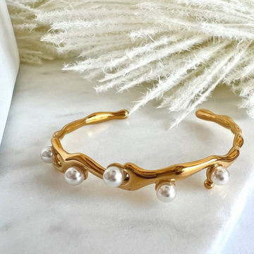 Anti tarnish 18k Gold plated white pearl cuff bracelet