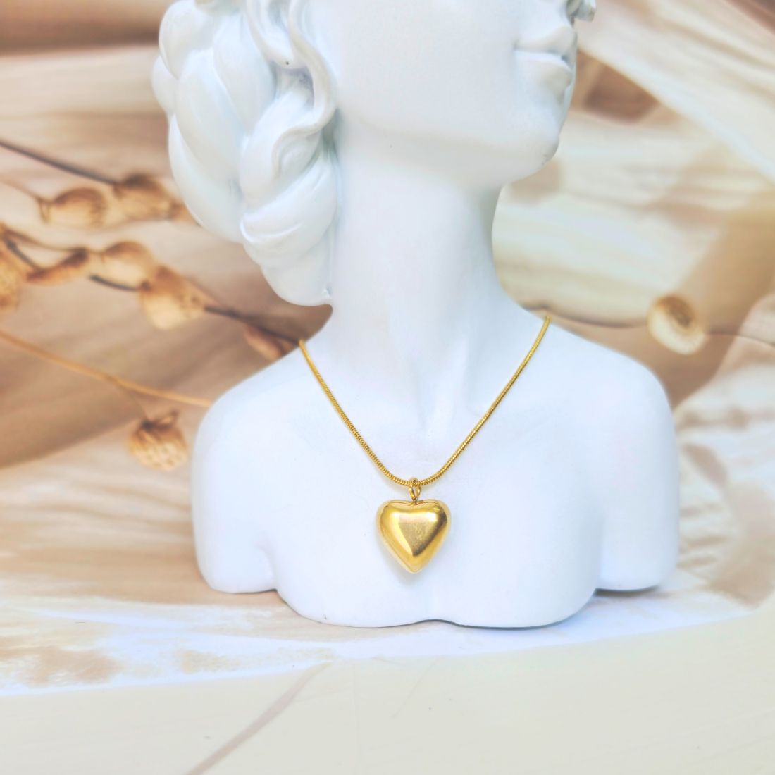 Trendy Viral Heart Pendant With Chain 18k Gold Plated Anti Tarnish