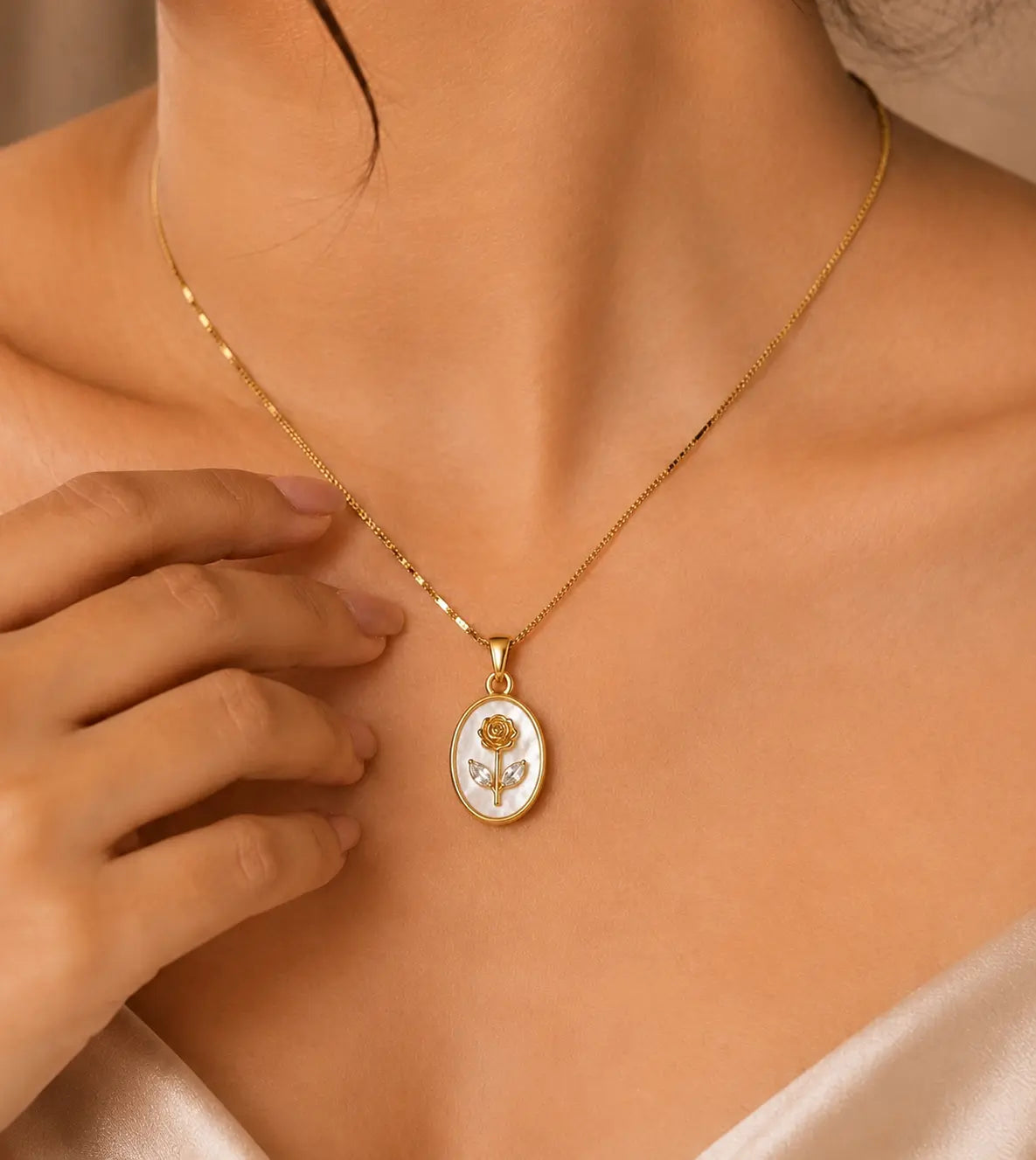 Anti tarnish 18k Gold plated oval rose pendant with chain My Store