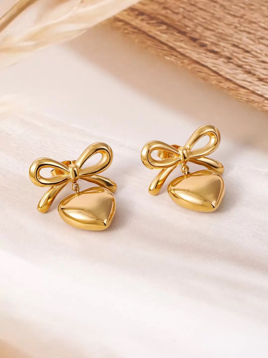 Anti tarnish 18K Gold-plated bow hearted earrings for women